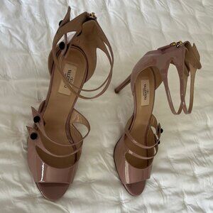 Women's NEW Valentino Size 41 Beige Patent Leather Heels